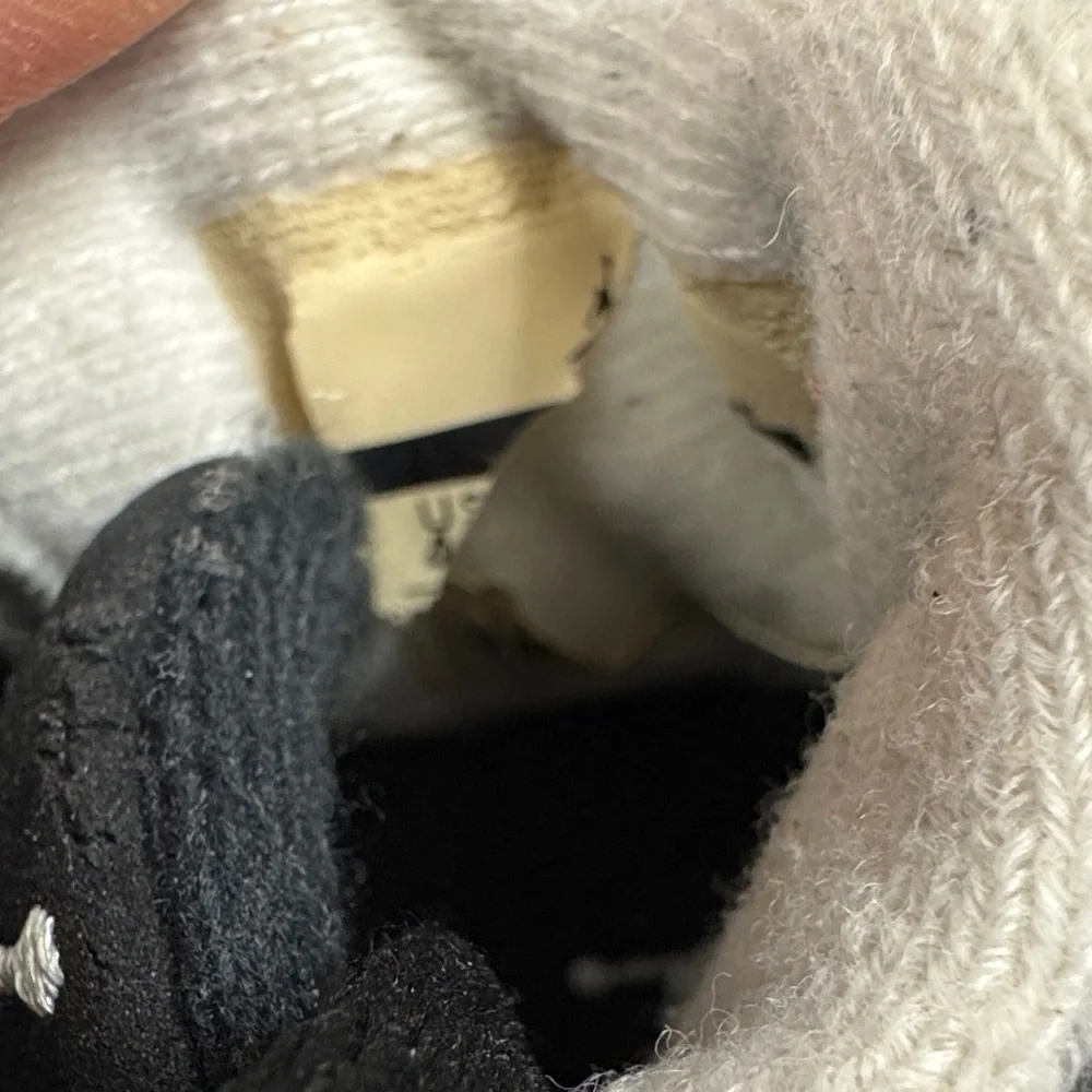 Jordan toddler Gray and Black Sneakers EUC 4 - Picture 8 of 10